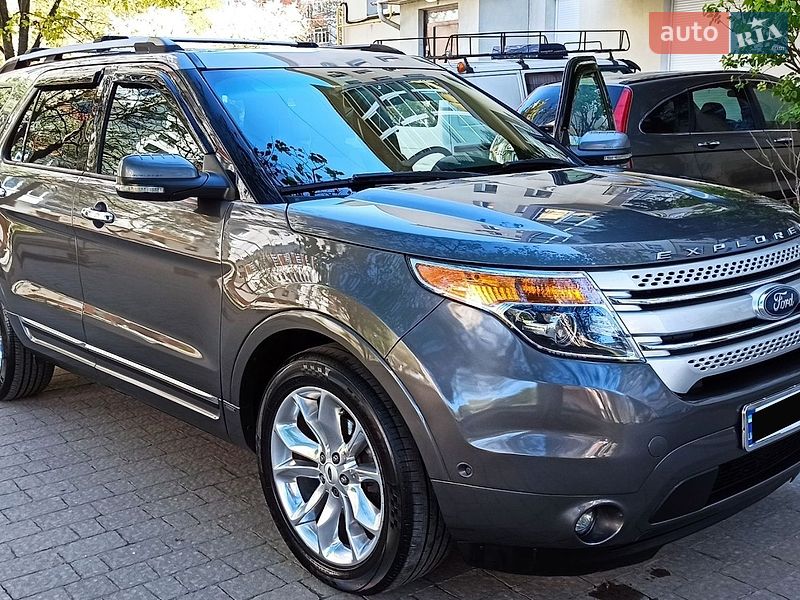 Позашляховик / Кросовер Ford Explorer 2011 в Чернівцях