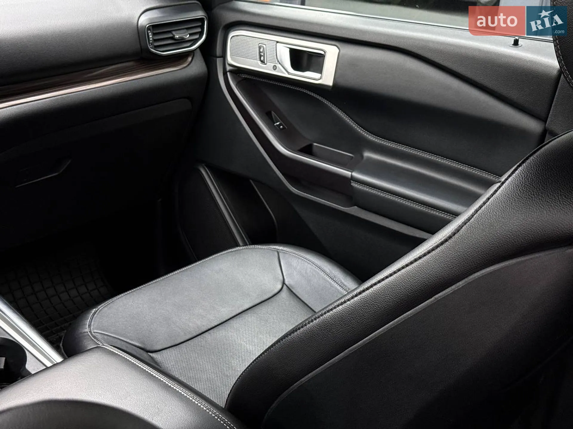 2019 Ford Explorer - мініатюра 47