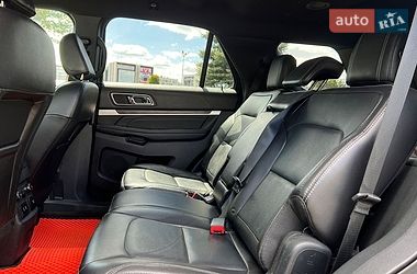 Позашляховик / Кросовер Ford Explorer 2018 в Львові
