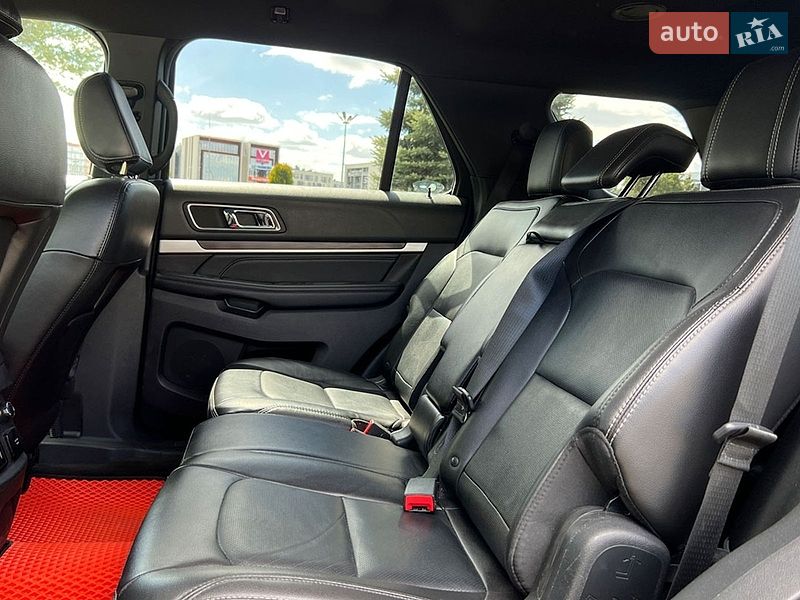 Позашляховик / Кросовер Ford Explorer 2018 в Львові