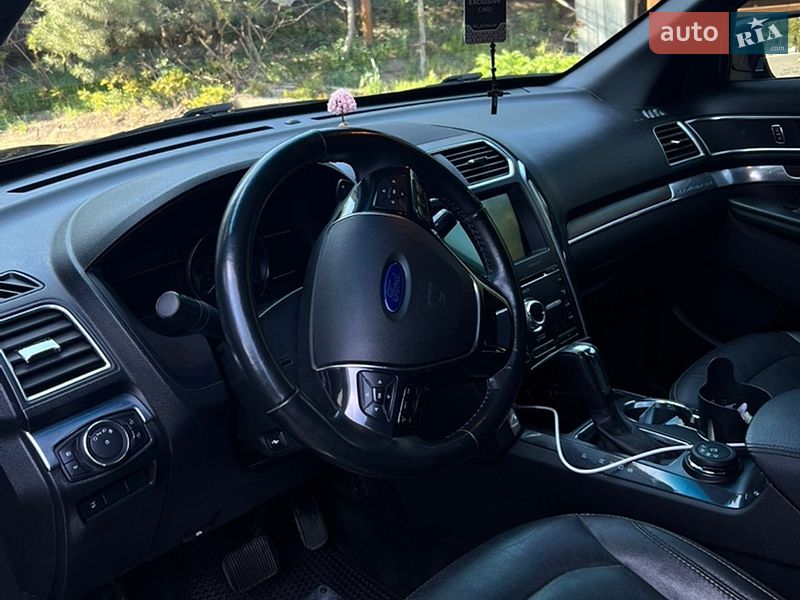 Внедорожник / Кроссовер Ford Explorer 2017 в Соленом