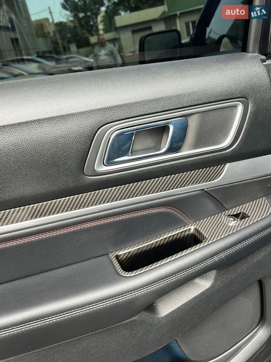 2016 Ford Explorer - мініатюра 25
