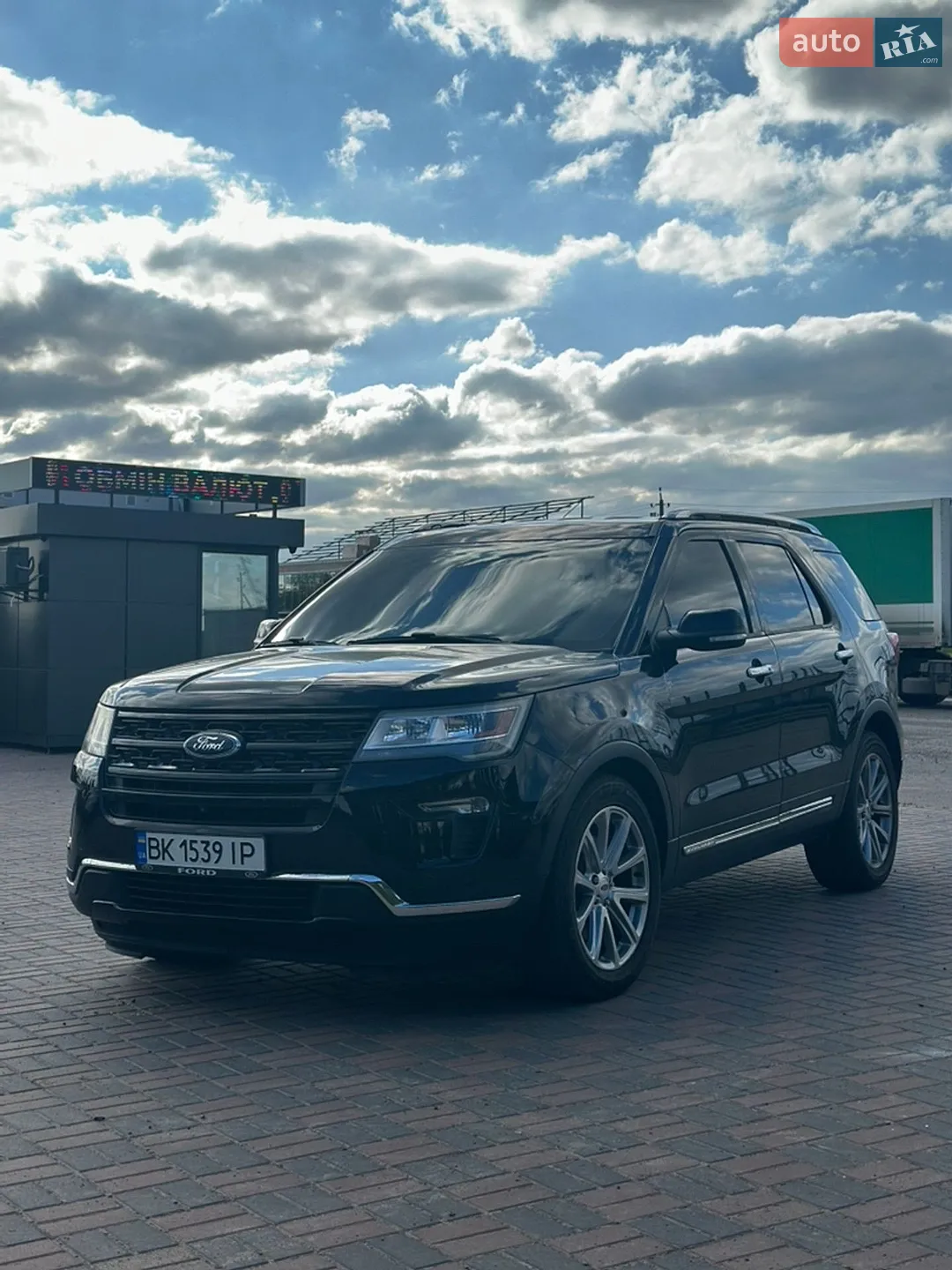 2017 Ford Explorer - мініатюра 2
