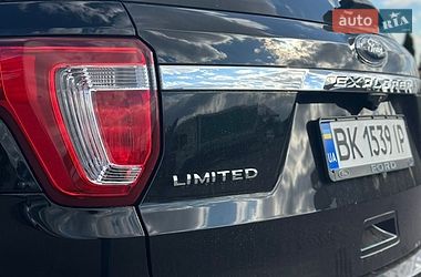 Позашляховик / Кросовер Ford Explorer 2017 в Рівному
