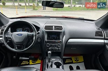 Позашляховик / Кросовер Ford Explorer 2015 в Львові