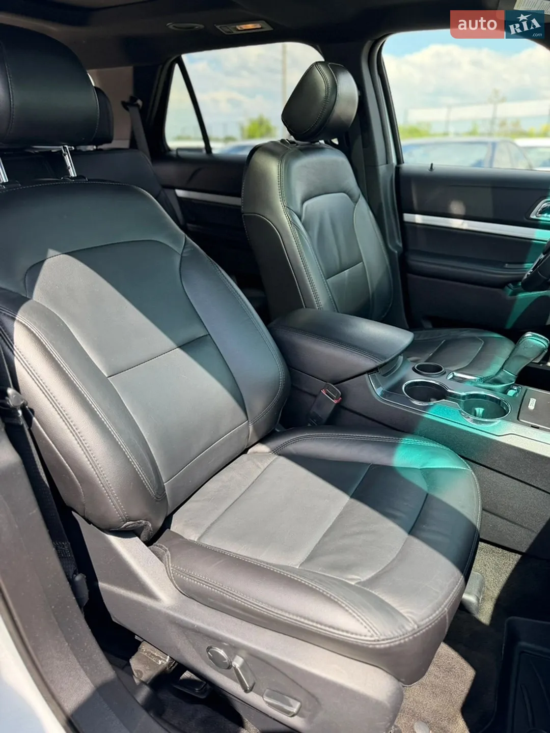2016 Ford Explorer - мініатюра 24