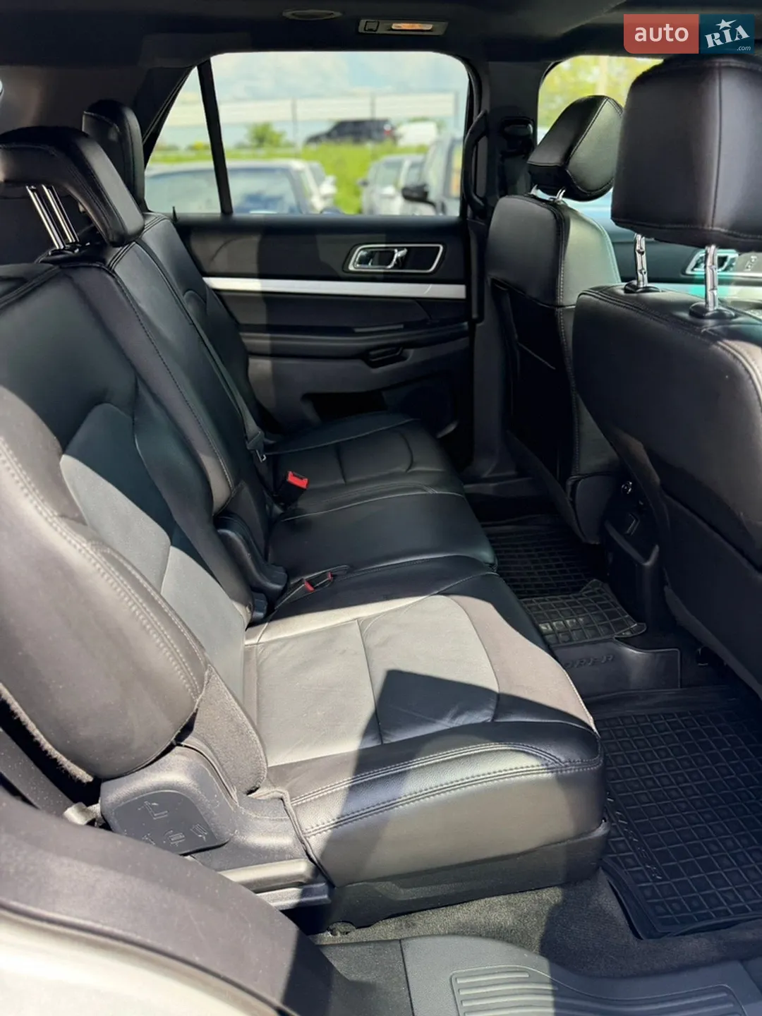 2016 Ford Explorer - мініатюра 30
