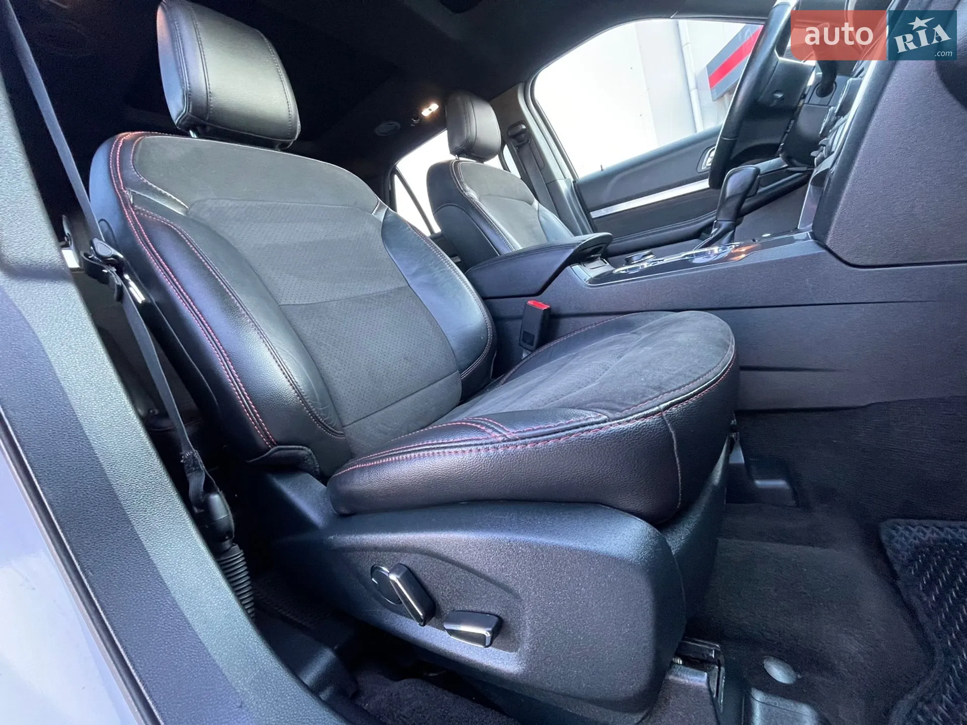 2018 Ford Explorer - мініатюра 73