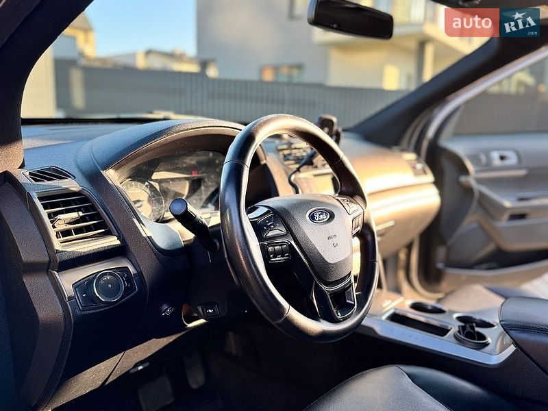 Позашляховик / Кросовер Ford Explorer 2017 в Львові