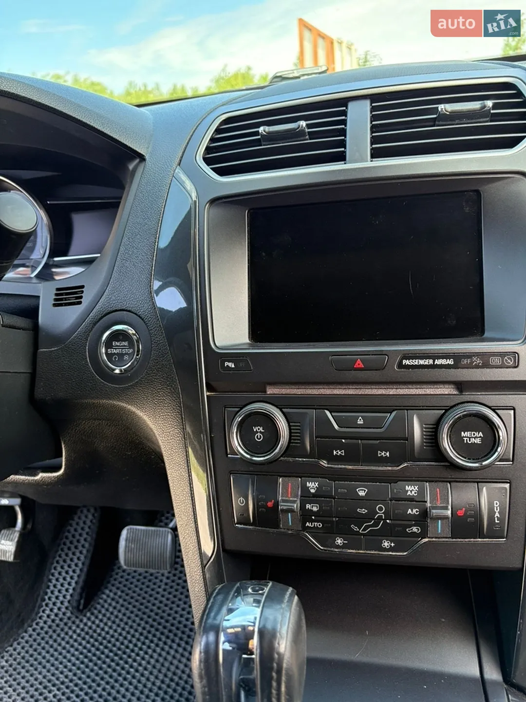 2017 Ford Explorer - мініатюра 25