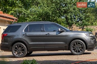 Позашляховик / Кросовер Ford Explorer 2018 в Івано-Франківську