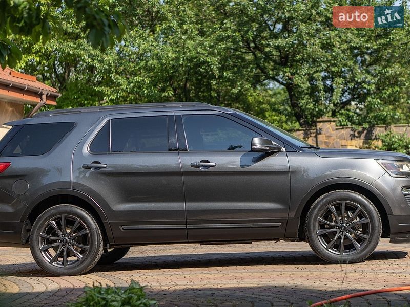 Позашляховик / Кросовер Ford Explorer 2018 в Івано-Франківську