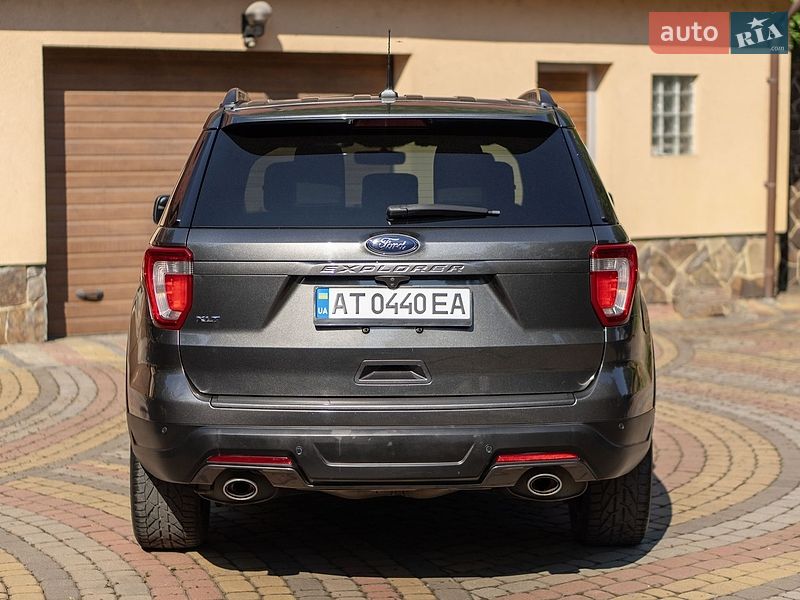 Позашляховик / Кросовер Ford Explorer 2018 в Івано-Франківську