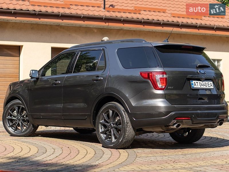 Позашляховик / Кросовер Ford Explorer 2018 в Івано-Франківську