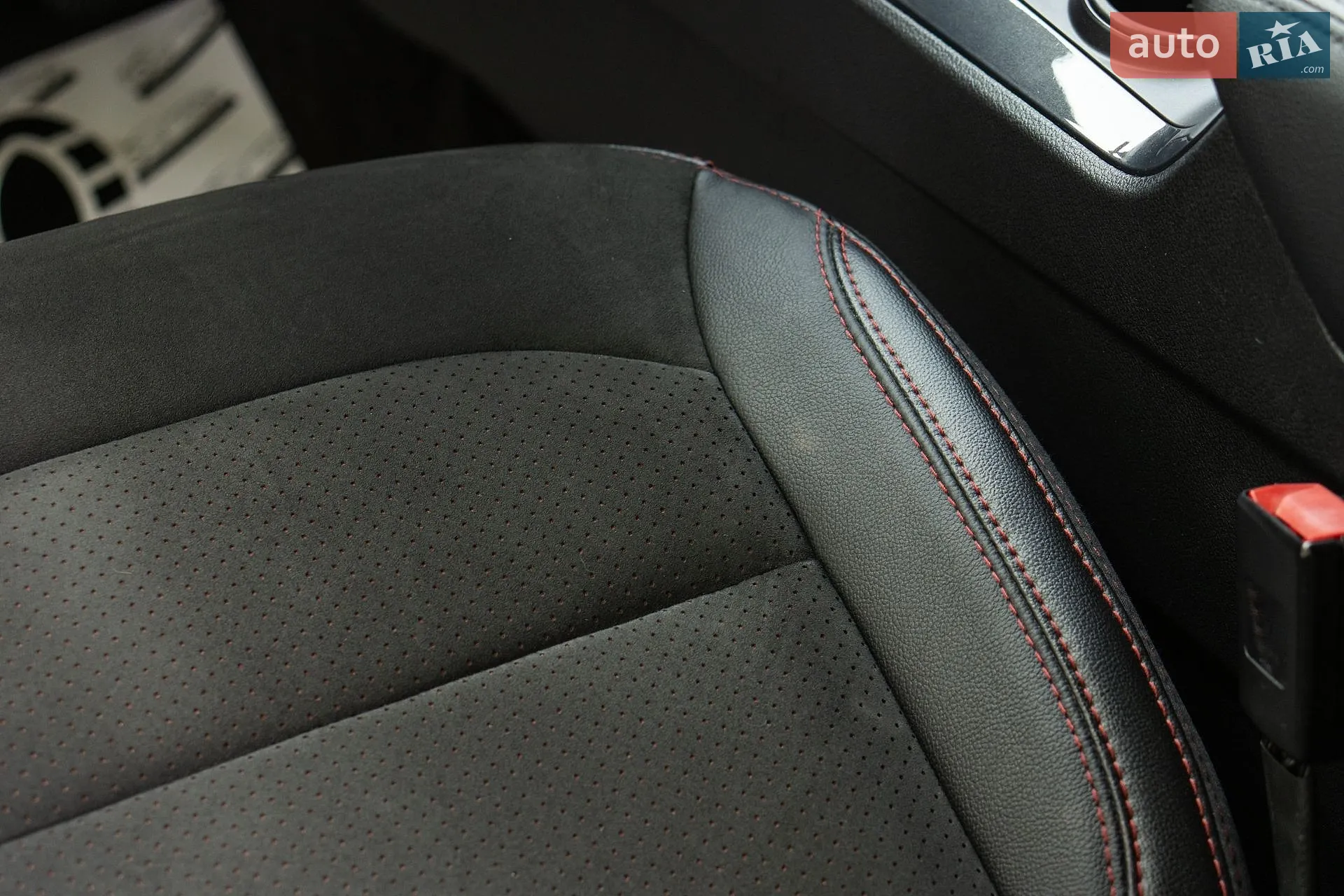 2018 Ford Explorer - мініатюра 28