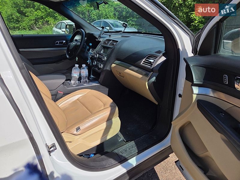 Позашляховик / Кросовер Ford Explorer 2016 в Києві