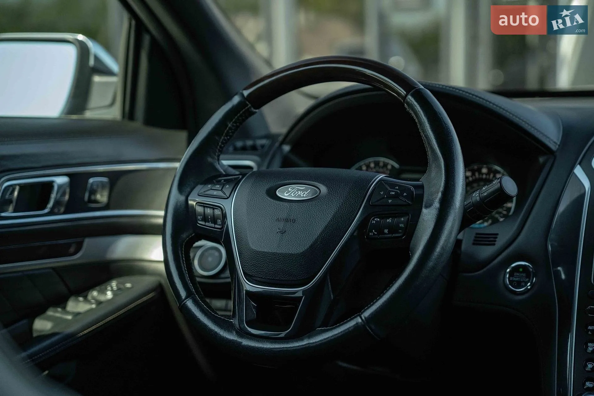 2017 Ford Explorer - мініатюра 28