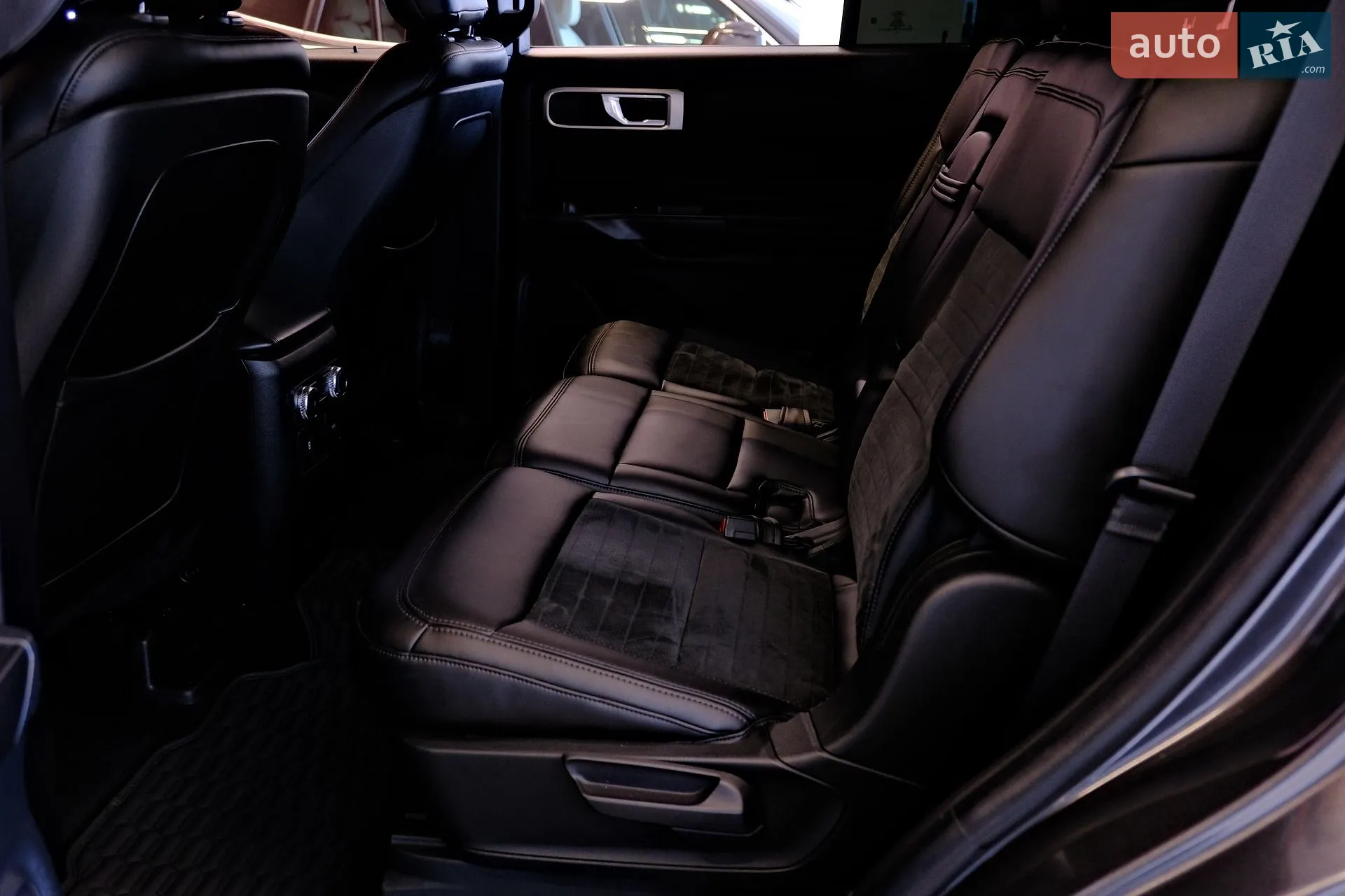 2020 Ford Explorer - мініатюра 29