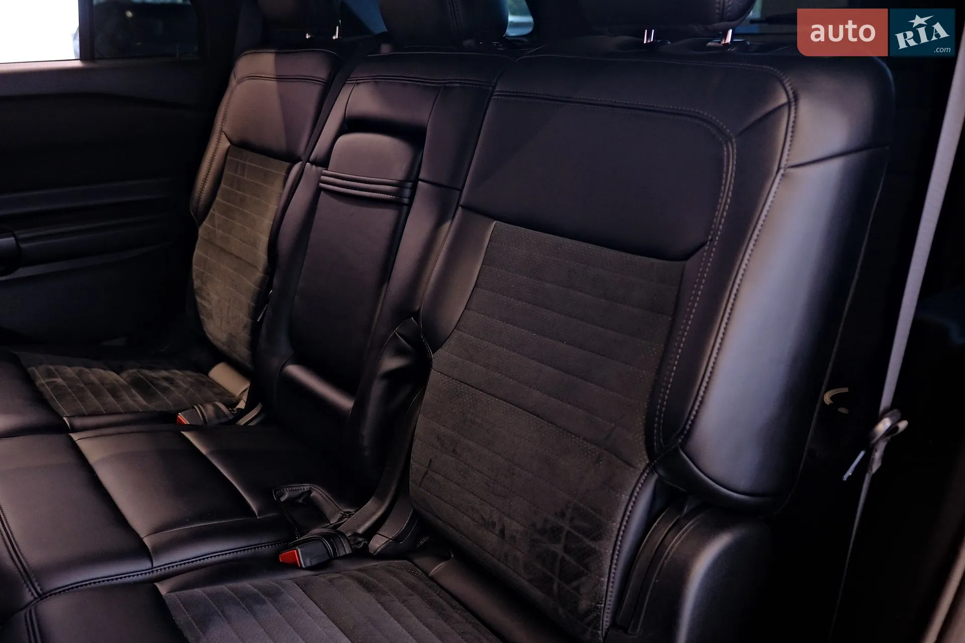 2020 Ford Explorer - мініатюра 31