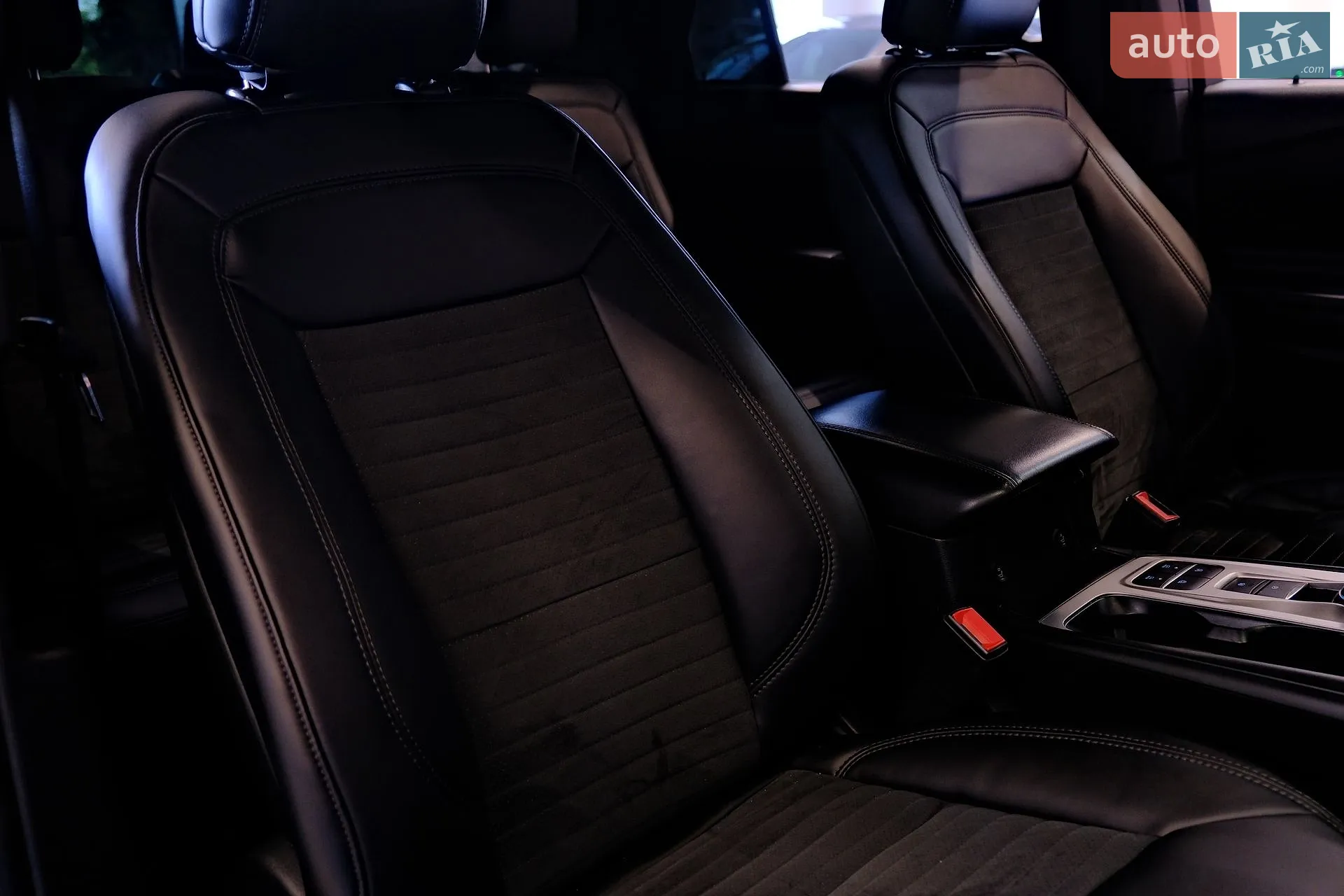 2020 Ford Explorer - мініатюра 42