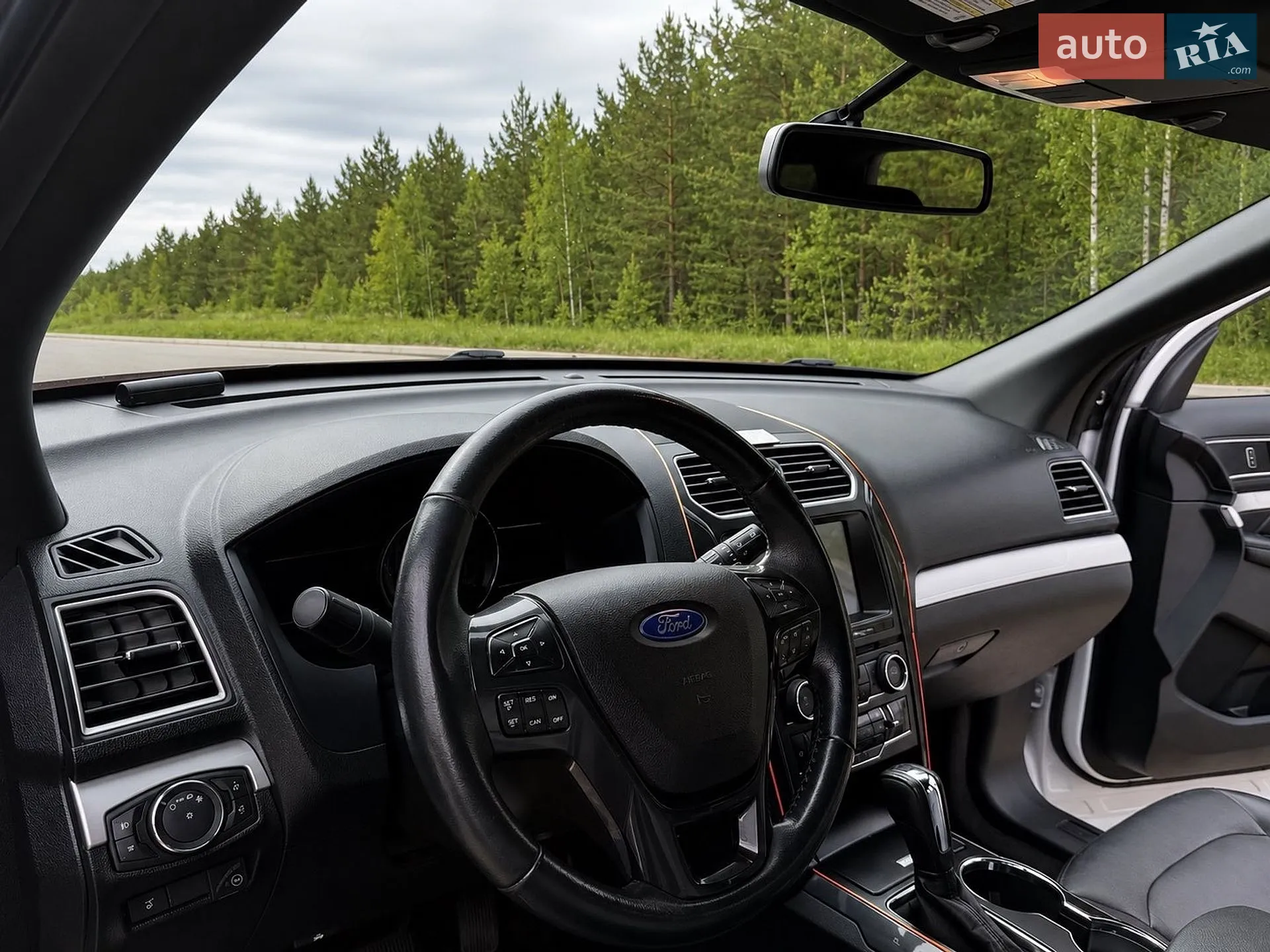 2017 Ford Explorer - мініатюра 4
