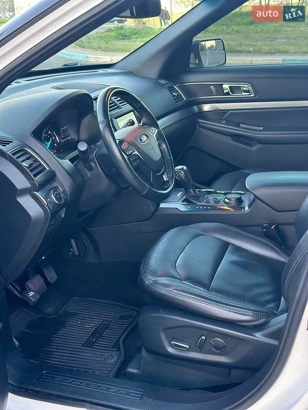2018 Ford Explorer - мініатюра 17
