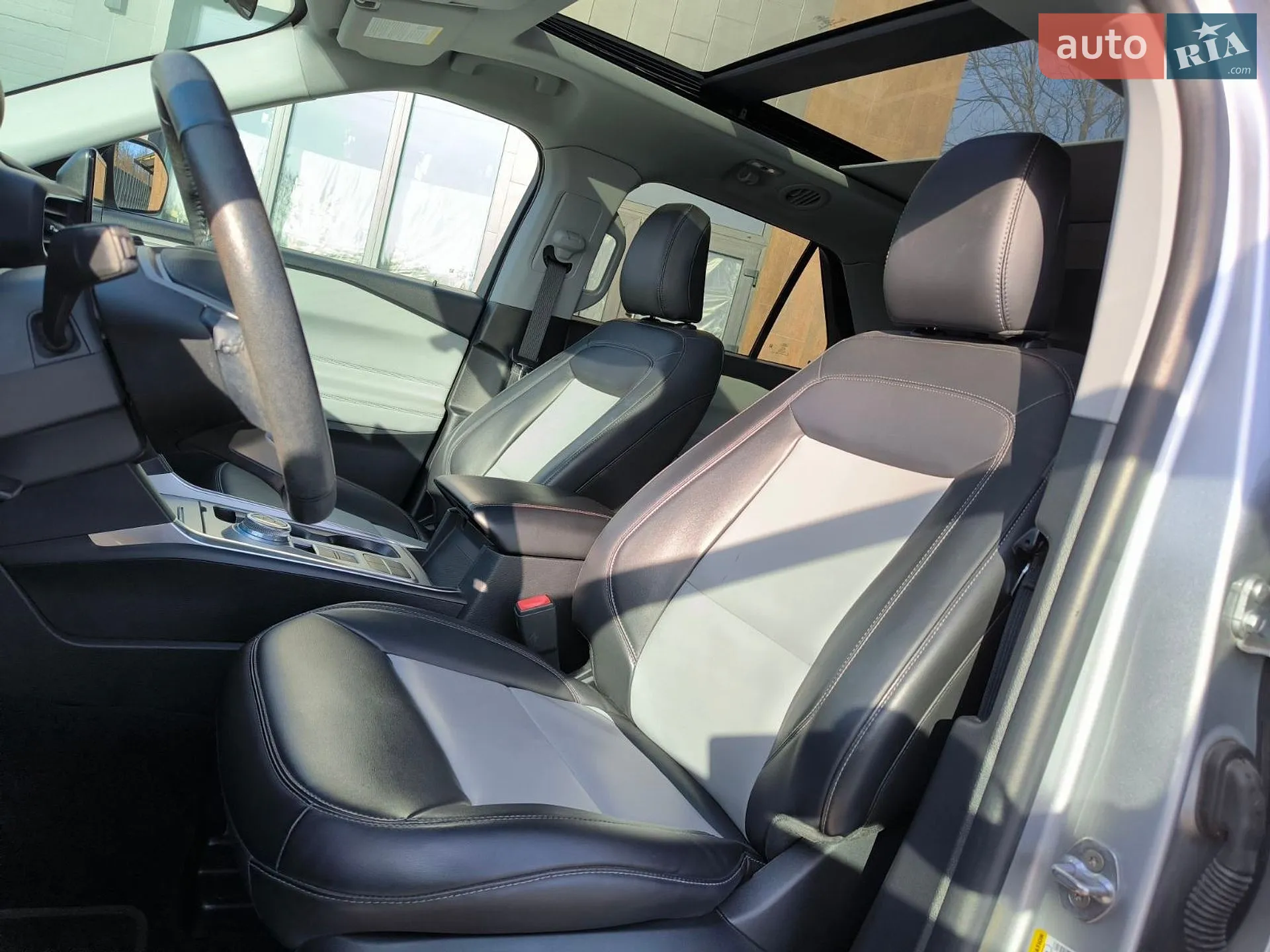 2021 Ford Explorer - мініатюра 16