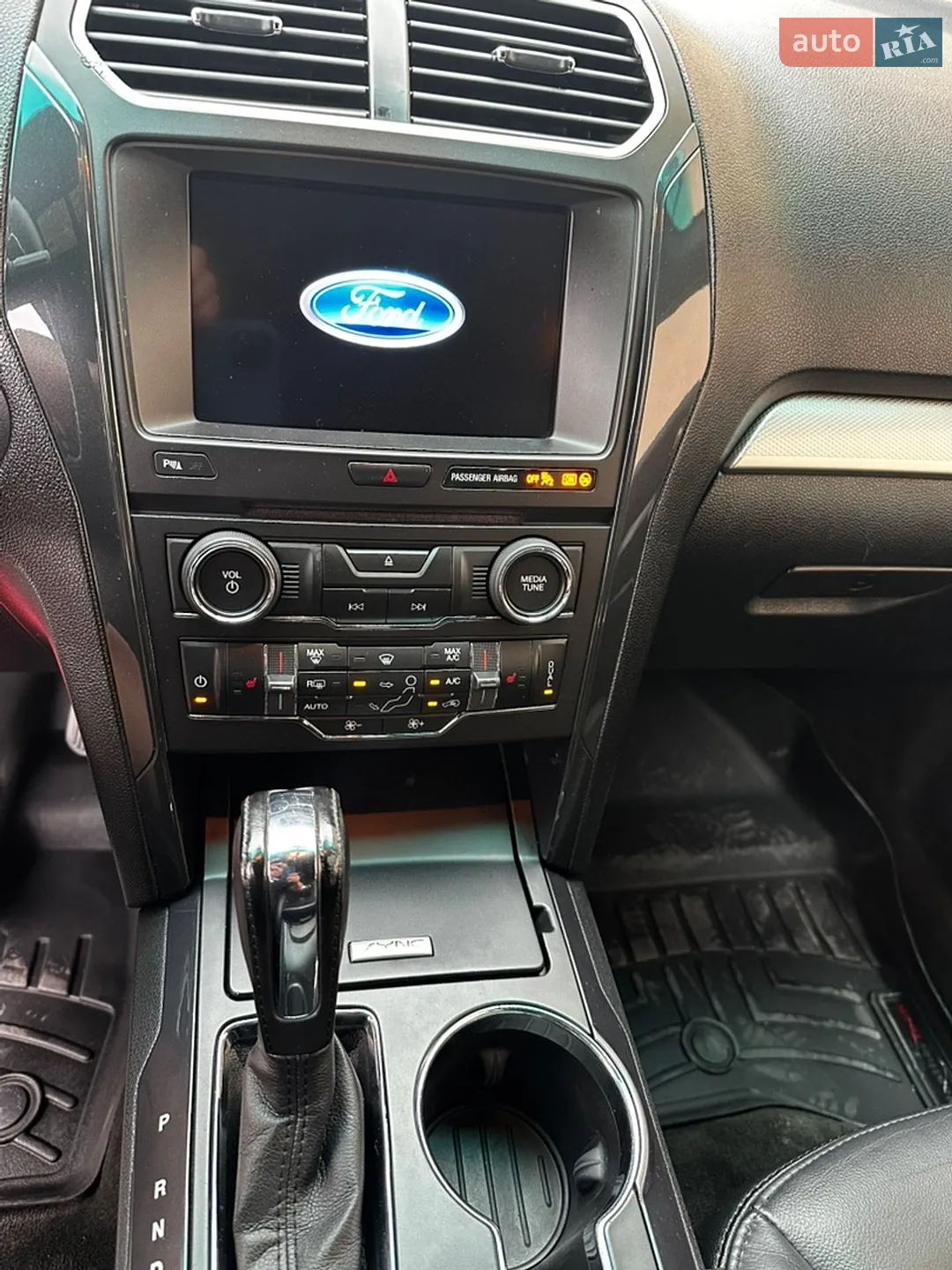 2016 Ford Explorer - мініатюра 8