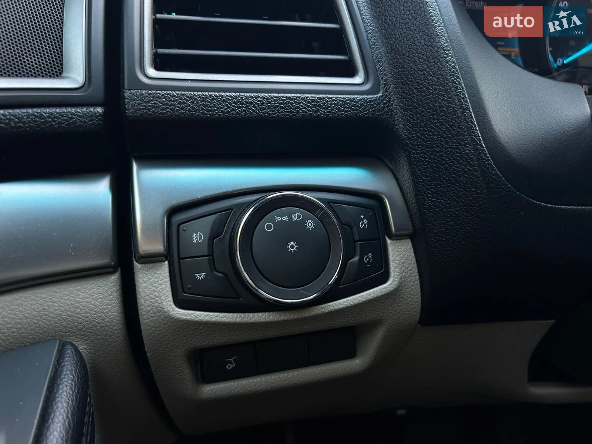 2018 Ford Explorer - мініатюра 11