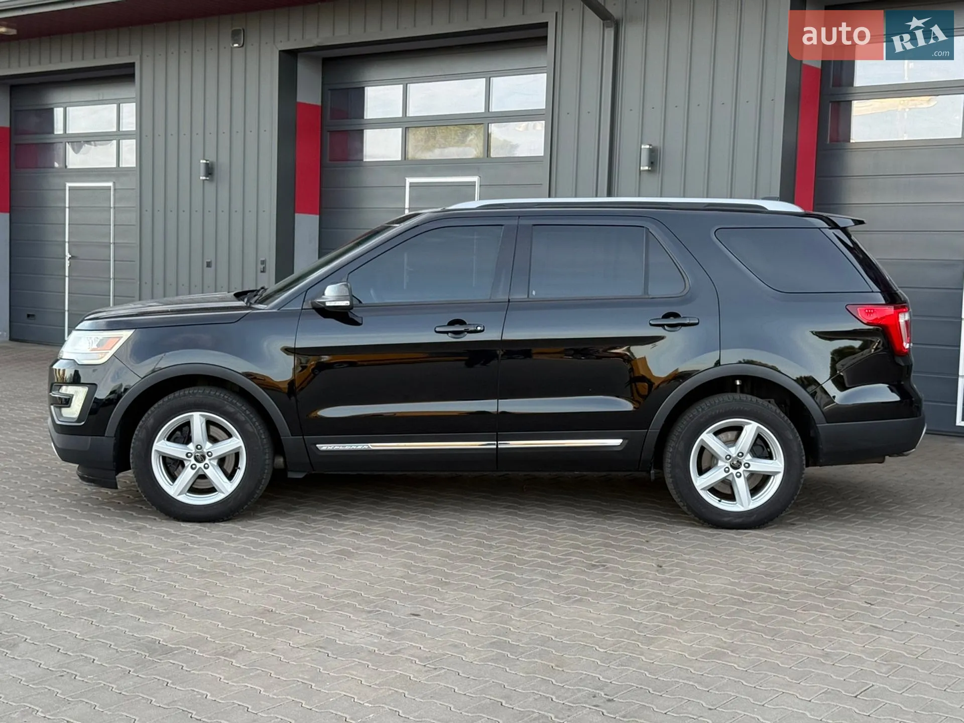 2016 Ford Explorer - мініатюра 24