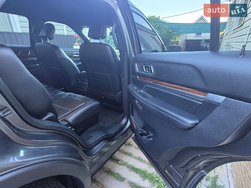 Позашляховик / Кросовер Ford Explorer 2018 в Чечельнику