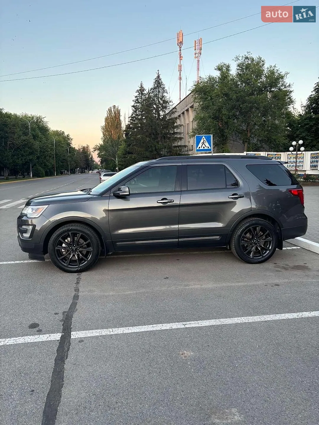 2017 Ford Explorer - мініатюра 3