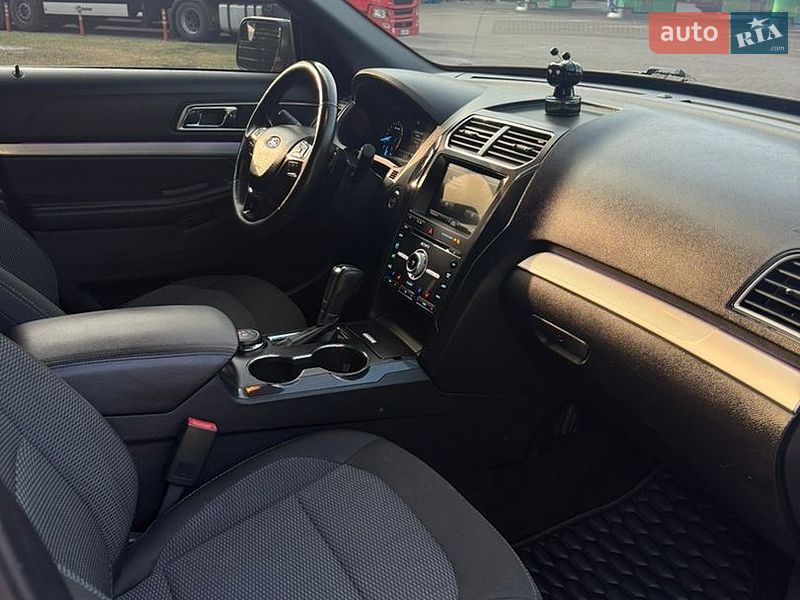 Позашляховик / Кросовер Ford Explorer 2017 в Києві