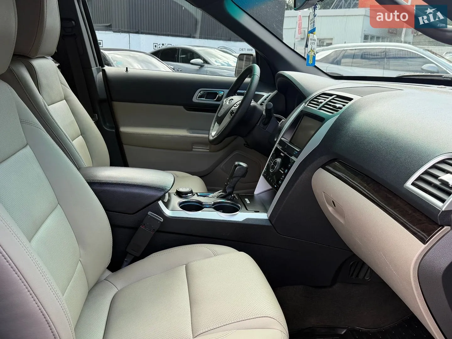 2014 Ford Explorer - мініатюра 16