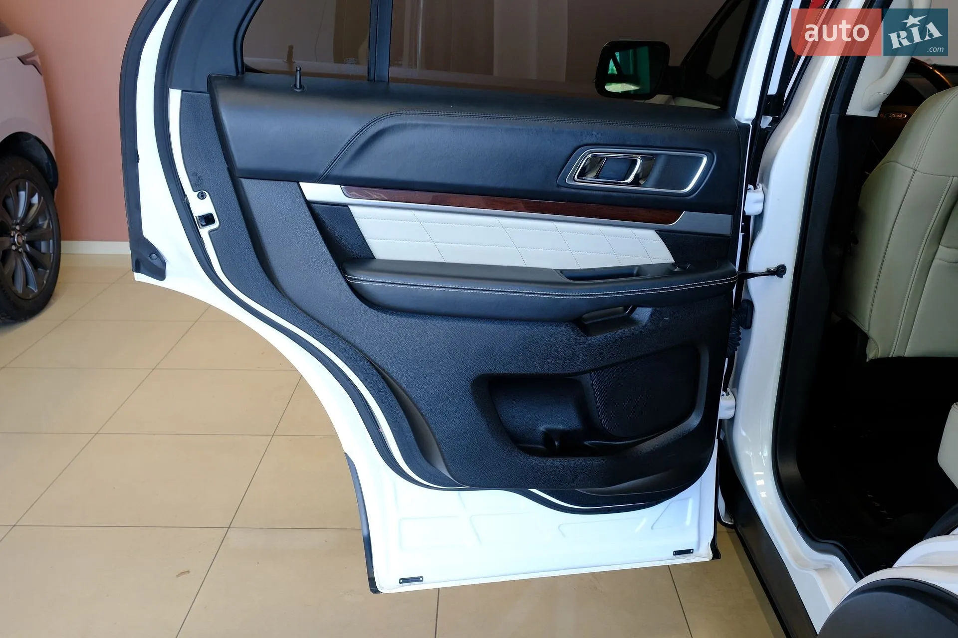 2017 Ford Explorer - мініатюра 34