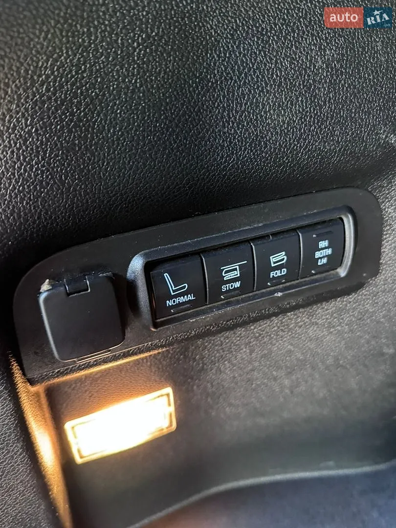 2017 Ford Explorer - мініатюра 32