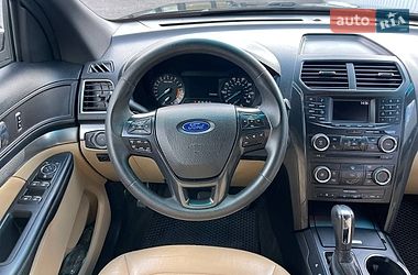 Позашляховик / Кросовер Ford Explorer 2015 в Києві