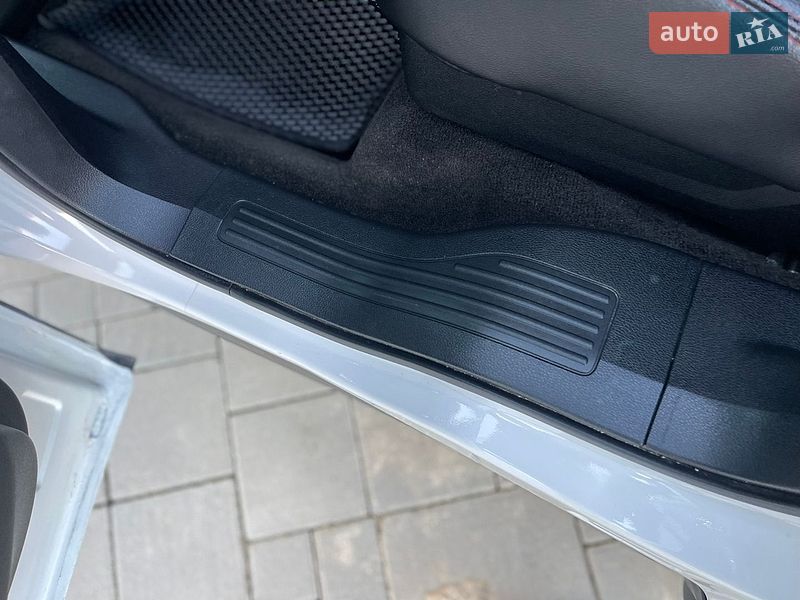 Позашляховик / Кросовер Ford Explorer 2018 в Рівному