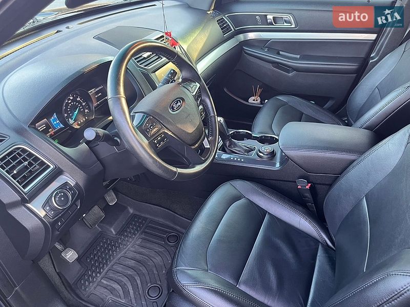 Внедорожник / Кроссовер Ford Explorer 2016 в Запорожье