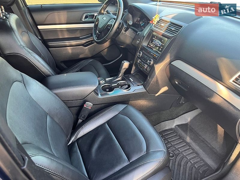 Внедорожник / Кроссовер Ford Explorer 2016 в Запорожье