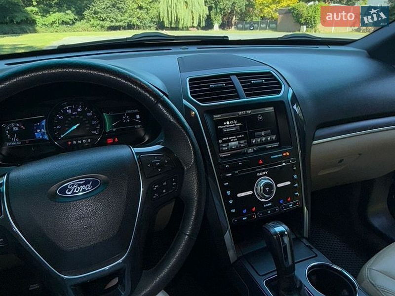 Внедорожник / Кроссовер Ford Explorer 2016 в Львове