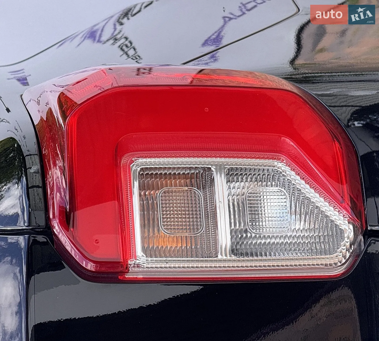 2020 Ford Explorer - мініатюра 38