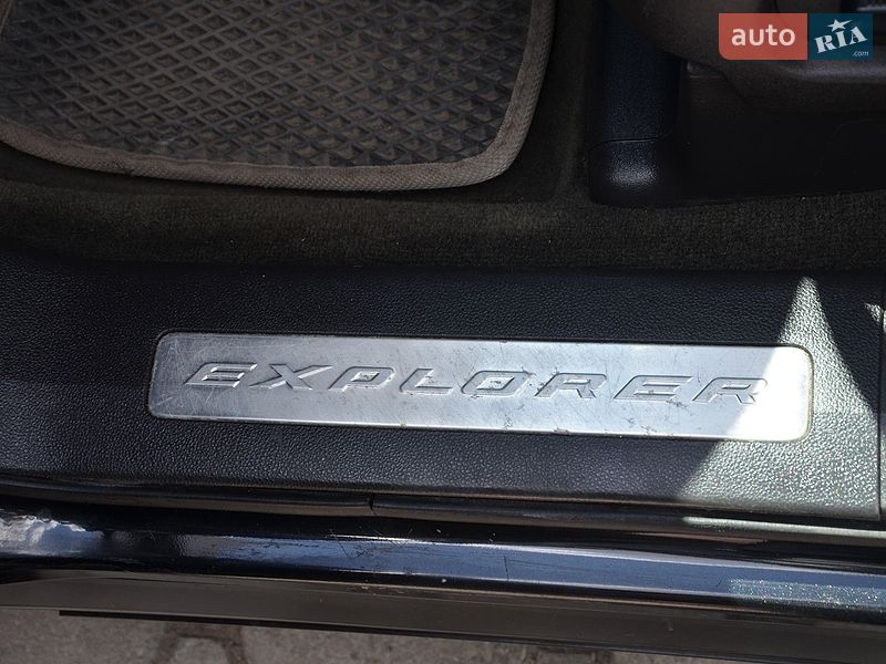 Внедорожник / Кроссовер Ford Explorer 2013 в Павлограде