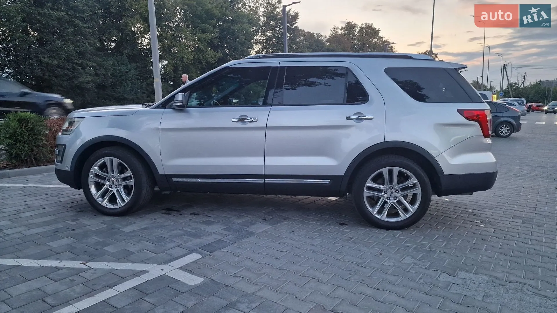 2016 Ford Explorer - мініатюра 9