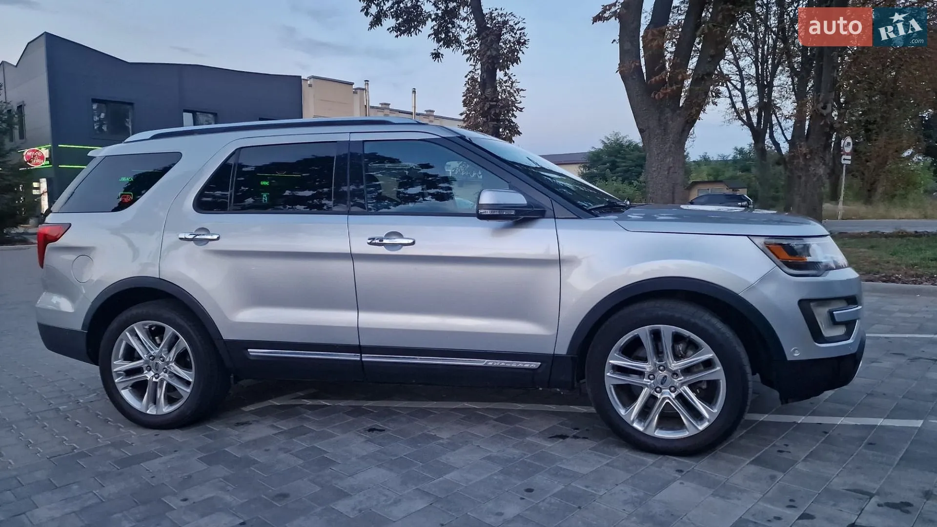 2016 Ford Explorer - мініатюра 21