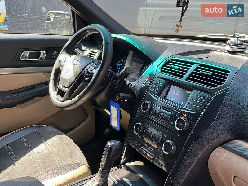 Позашляховик / Кросовер Ford Explorer 2016 в Одесі