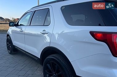Позашляховик / Кросовер Ford Explorer 2018 в Рівному