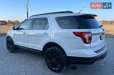 Позашляховик / Кросовер Ford Explorer 2018 в Рівному