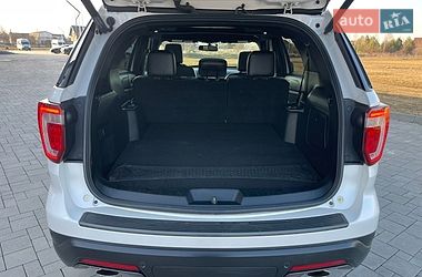 Позашляховик / Кросовер Ford Explorer 2018 в Рівному
