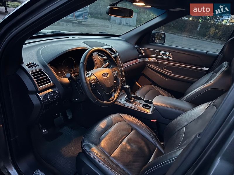 Позашляховик / Кросовер Ford Explorer 2017 в Львові
